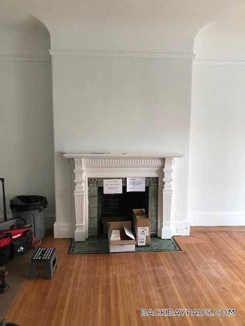 Building Photo - 499 Beacon St
