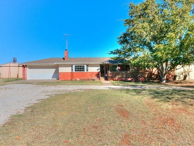Building Photo - Beautiful 3 bed 2.5 bath home in the Country