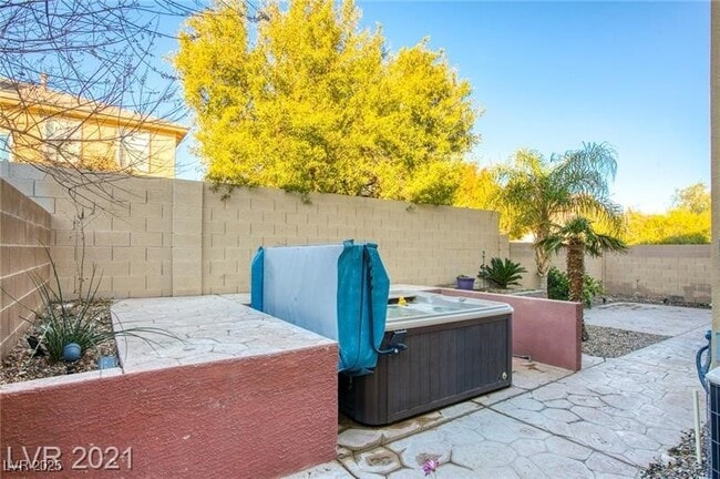 Building Photo - 9008 Teetering Rock Ave