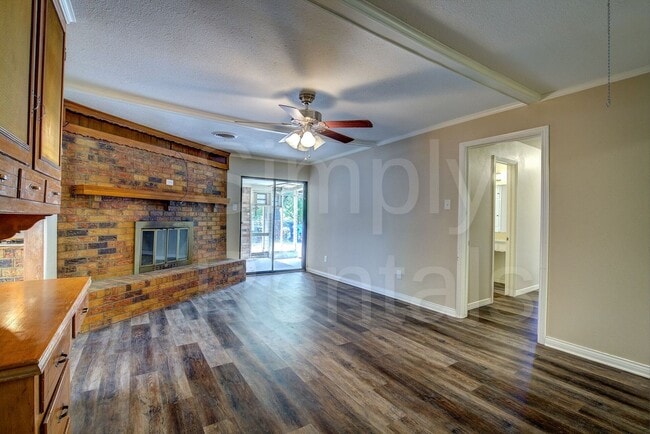 Building Photo - 6426 Chapman Dr