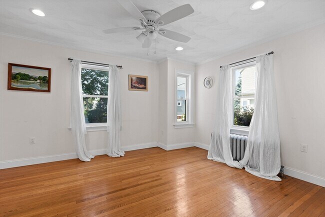 Building Photo - 42 Alden Pl