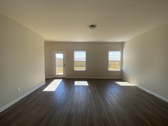 Building Photo - Beautiful home in Lantern Pointe!