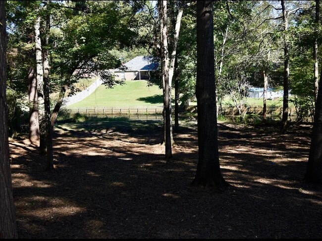 Building Photo - 112 Fox Run