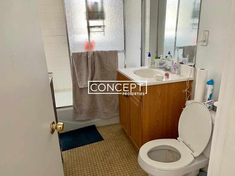 Building Photo - 530 Cambridge St