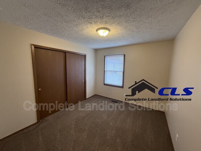 Building Photo - 4264 S Kian St