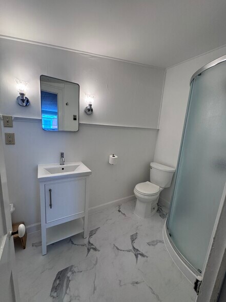 New Bathroom - 38 Broad St