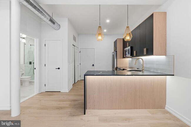 Building Photo - 203 S 13th St