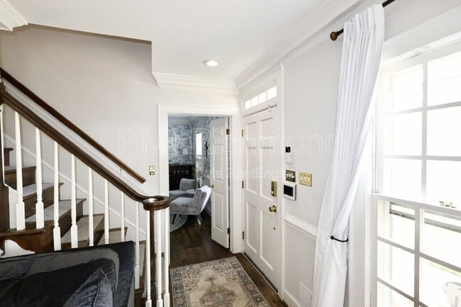 Building Photo - 10502 Crowncrest Ct