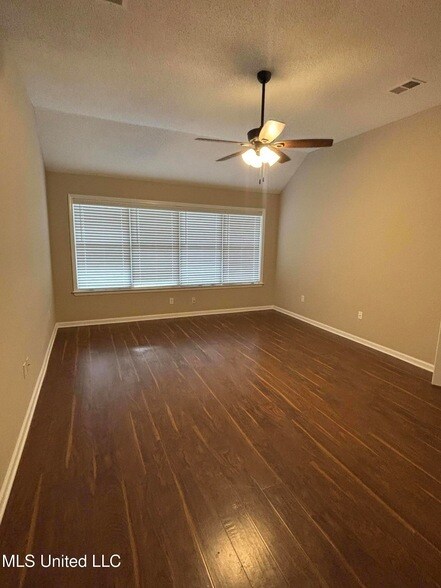 Building Photo - 1705 Cedar Lake Cove