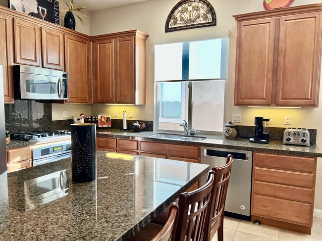 Building Photo - 40759 Calle Guapo