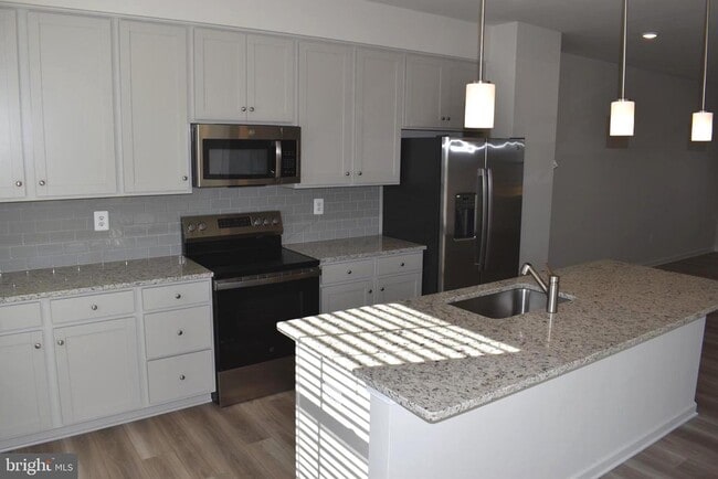 Building Photo - 224 Swan Fld Ave