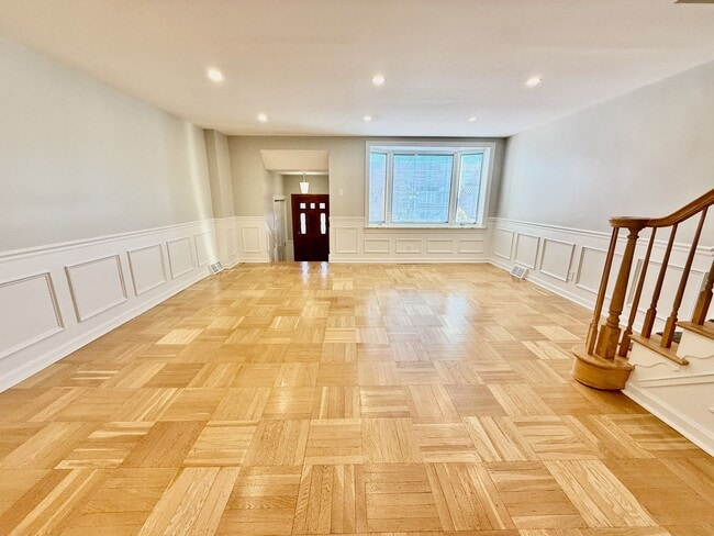 Building Photo - RARELY Offered completely RENOVATED PACKER PARK 3 Bedroom/2.5 Bath HOME w/ Central AC-HARDWOOD Fl...