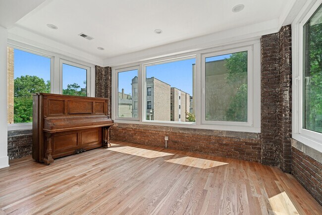 Building Photo - 1412 N Washtenaw Ave