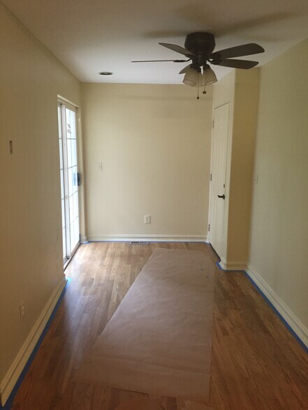 Building Photo - 1431 S Elwood Ave