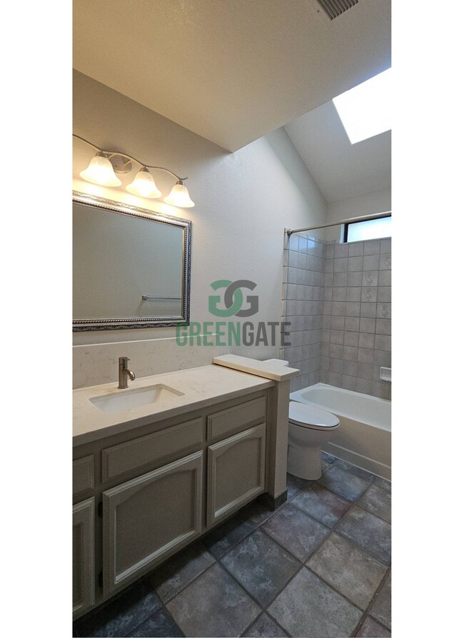 Building Photo - Now Available! Spacious 3 Bedroom, 2 Bathroom Home.