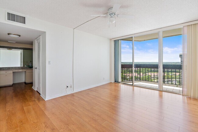 Building Photo - 2400 Presidential Way
