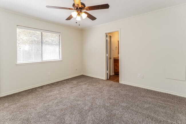 Building Photo - 84 Fallshire Dr