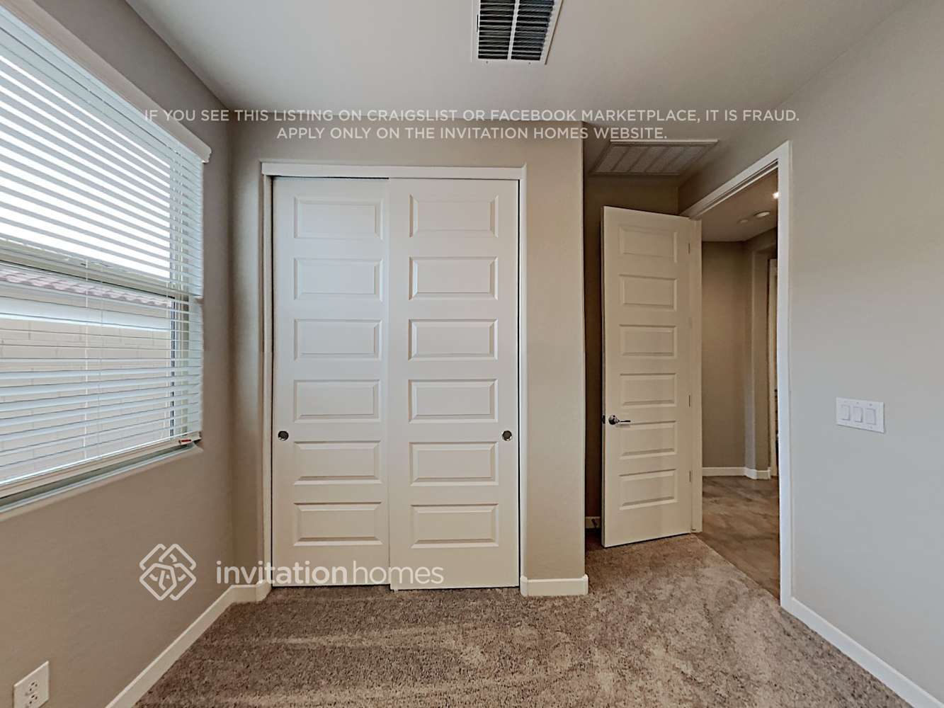 Building Photo - 18841 W Canterbury Dr