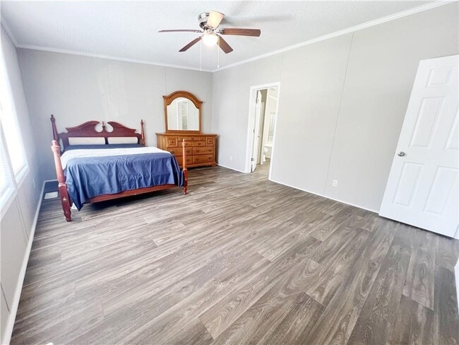 Building Photo - 325 Washington Dr