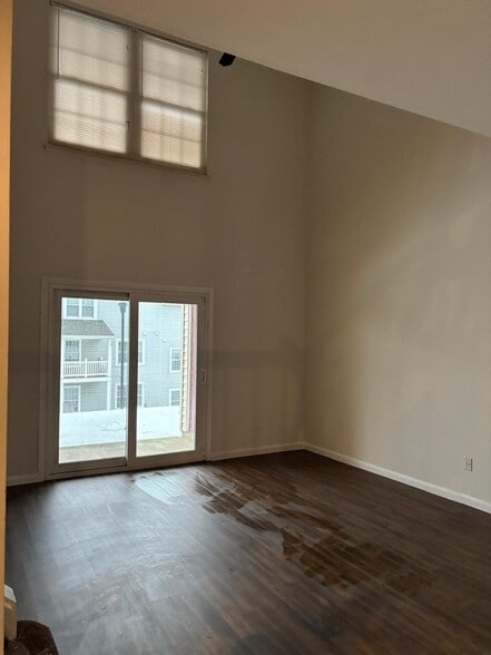 Building Photo - 1112 Windemere Ct