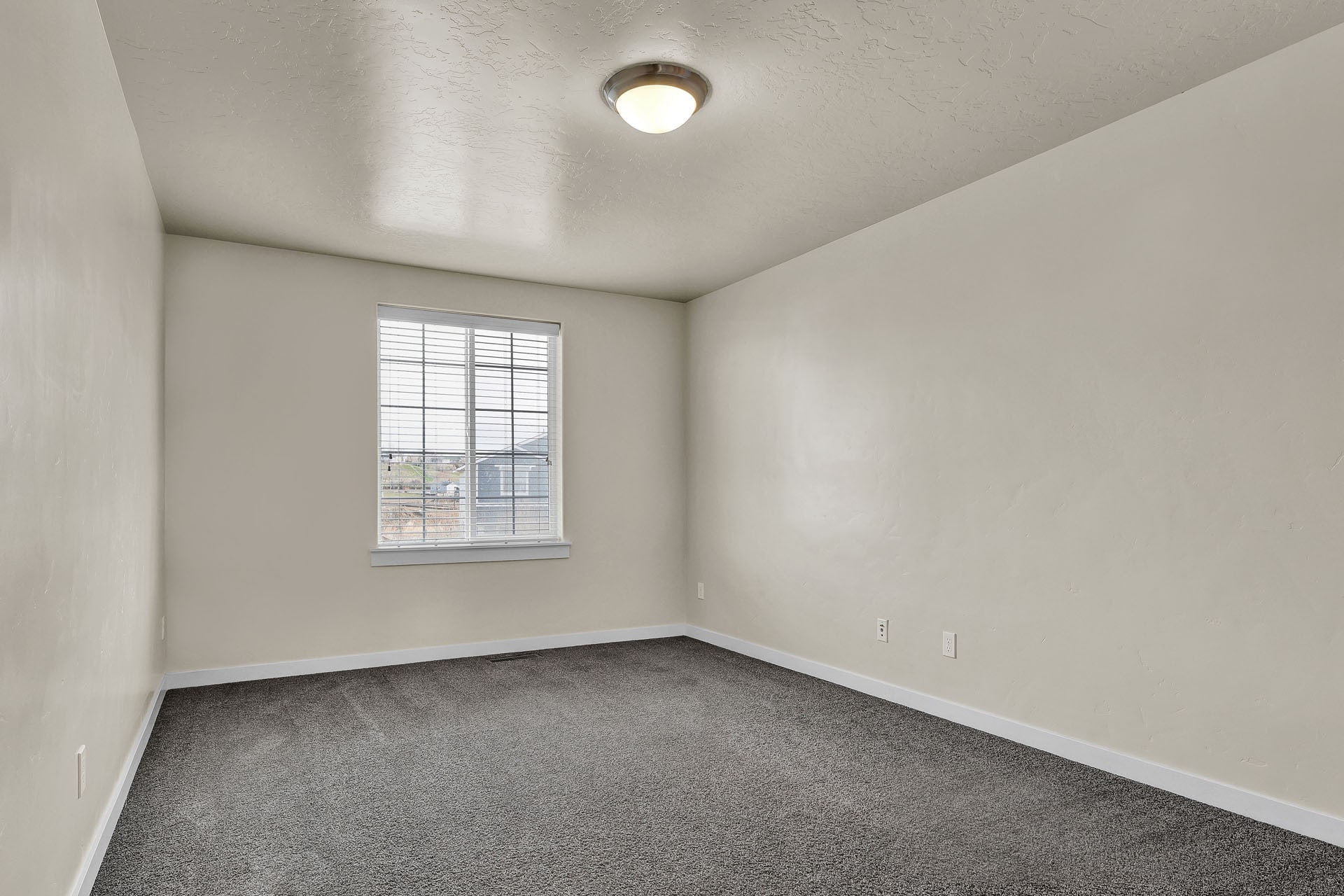 Building Photo - 1633 Placerville St