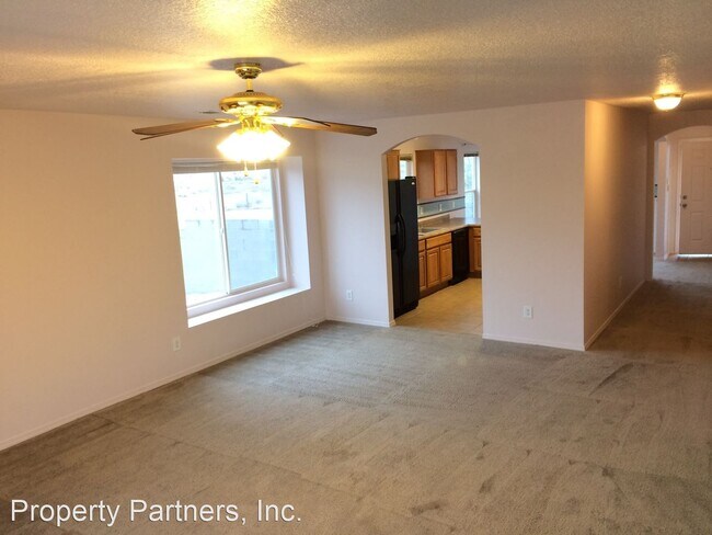 Building Photo - 4 br, 2.5 bath House - 3327 Flat Iron Rd NE