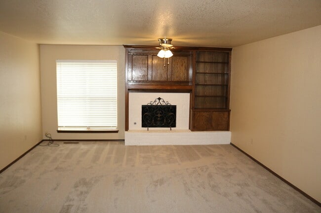 Primary Photo - 3820 Summer Cloud Dr