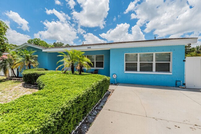 Building Photo - 3442 Azalea Pl