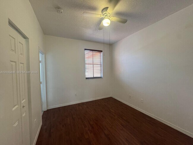 Building Photo - 4941 Tradewinds Ter