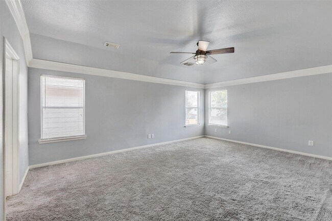 Building Photo - 5410 Linden Grove Ct