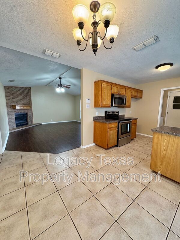 Building Photo - 1208 Lindsey Ln