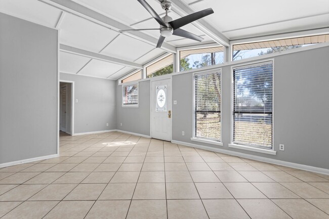 Building Photo - Charming 3-Bedroom Home in the Heart of Ocean Springs!