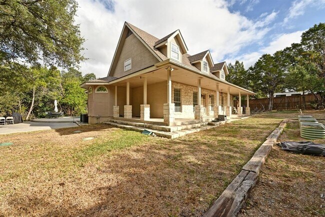 Building Photo - 201 Comanche Camp