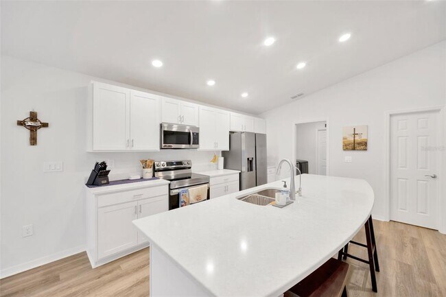 Building Photo - 1072 Aruba Ave