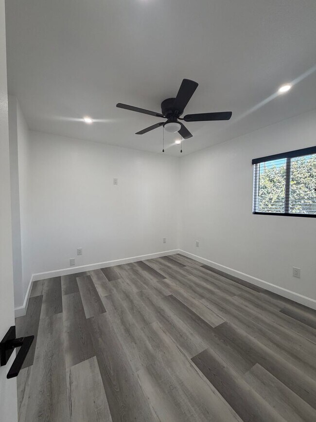 Building Photo - 15512 S White Ave