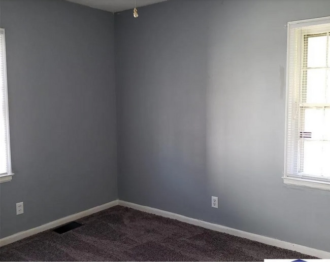 Building Photo - Newly Renovated 2 bed 1 bath Cottage Close...
