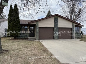 Building Photo - 2719 N Locust St