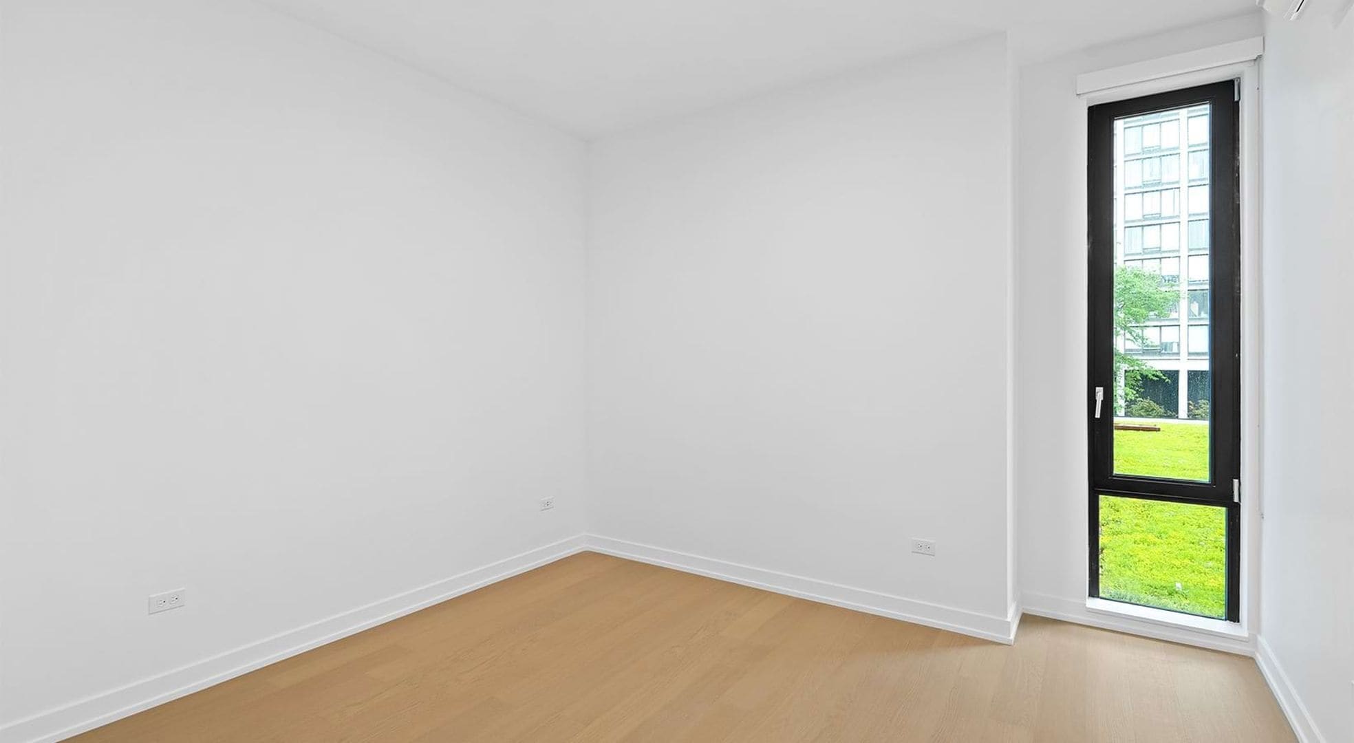 Building Photo - 5430 N Sheridan Rd