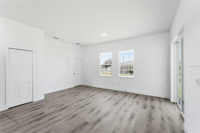 Building Photo - 2600 SW 146th Pl Rd