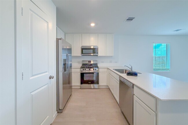 Building Photo - 3005 Highbank Dr