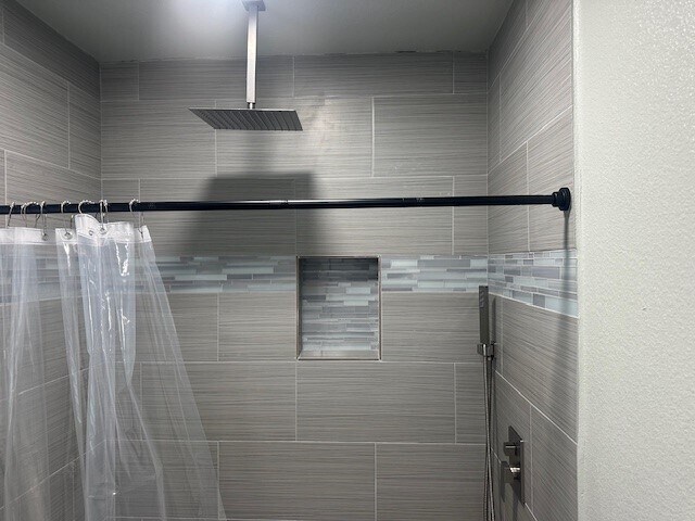 Building Photo - 161 S 10th St