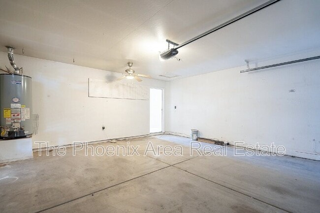 Building Photo - 1070 W Chilton Dr