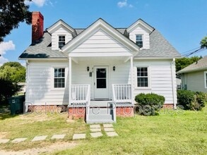 Building Photo - 810 Elwell Ave