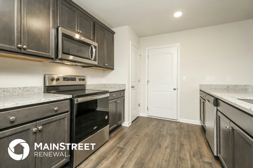 Building Photo - 147 Westcott St