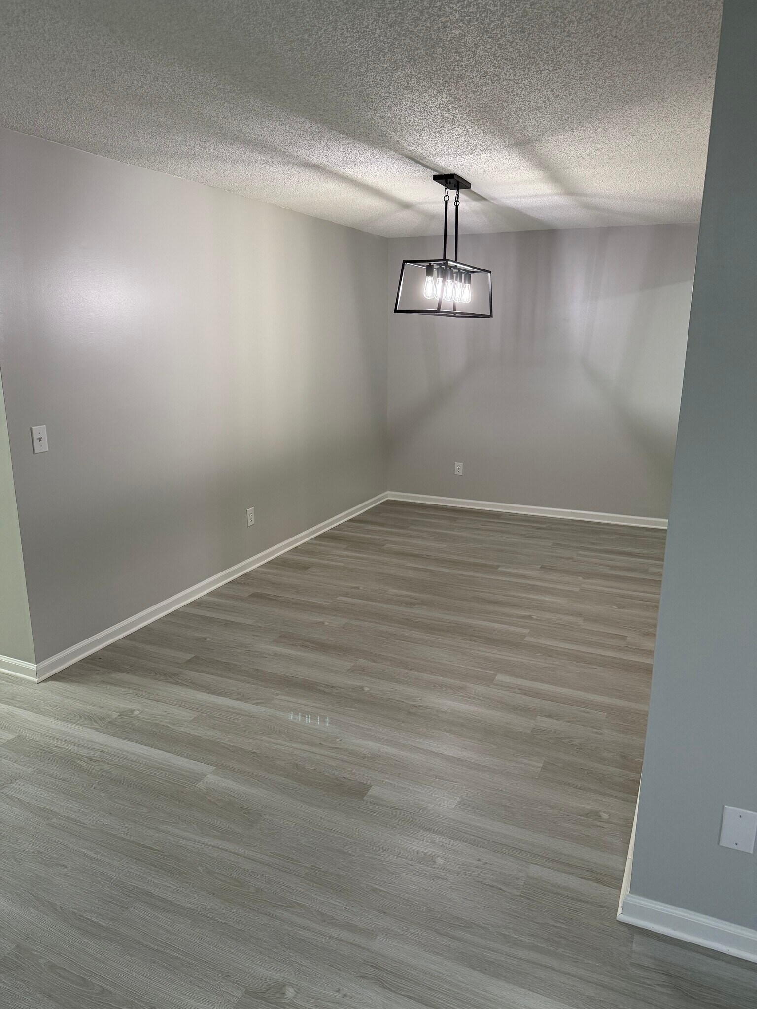 Building Photo - 4084 Stillwood Dr