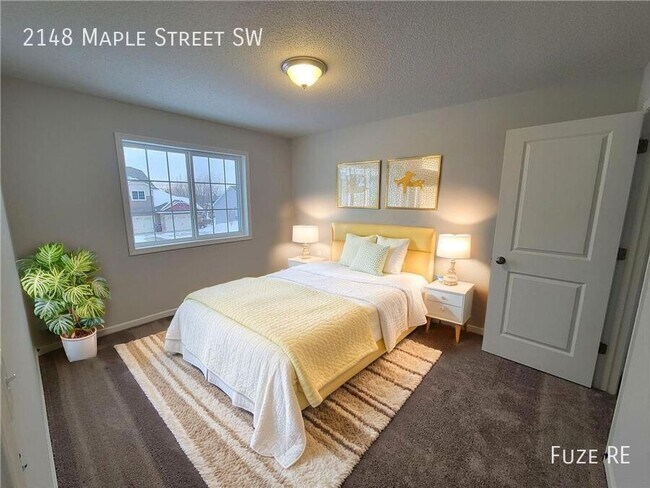Building Photo - 2148 Maple St SW