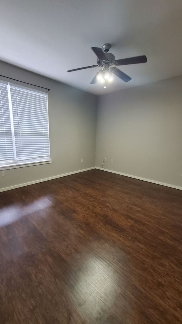 Building Photo - 40 E Maple St