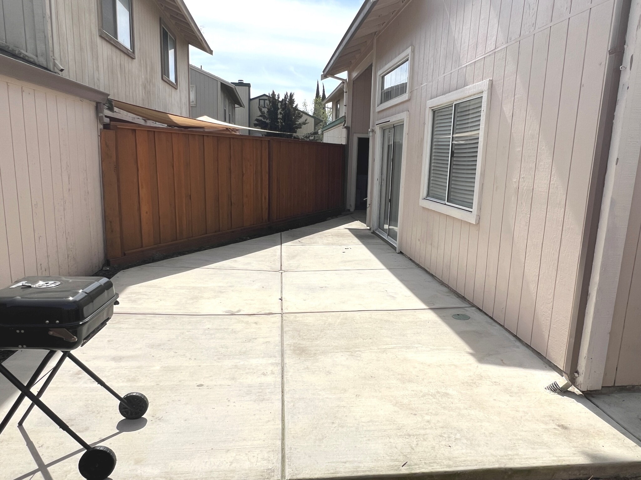 Building Photo - 5354 Meadow Wood Ln