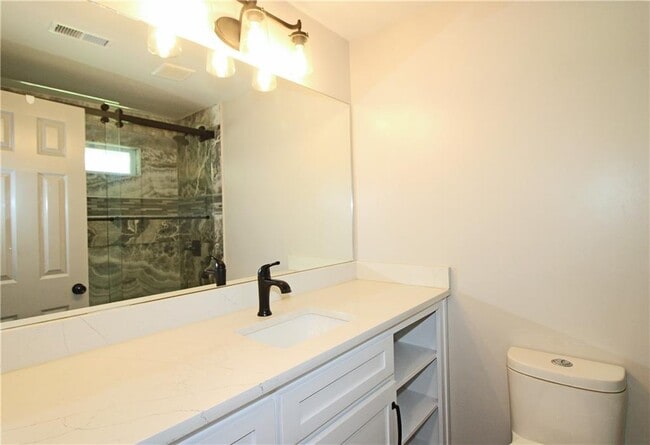 Building Photo - 49 New St