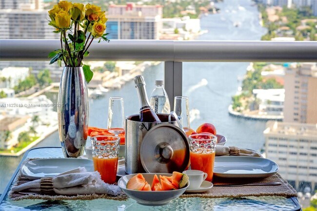 Primary Photo - 2600 E Hallandale Beach Blvd